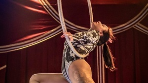 Weihnachtszirkus in der Mensa