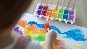Vorlese- und Kreativangebot Aquarellfarben entdecken