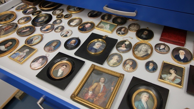 FOR YOUR EYES ONLY. Miniaturen der Romantik