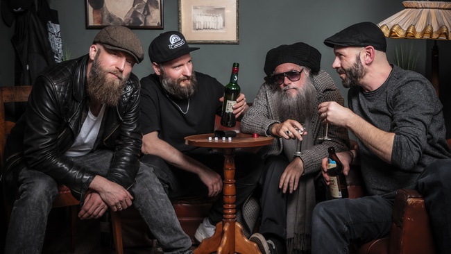 Jaya the Cat 😎 Sommer am Kiez