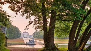 Bäume und Barock im Nymphenburger Löwental