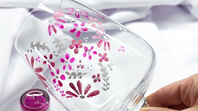 Gestalte dein Champagner Glas mit Duft und Kerzenwachs