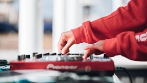 Barulho World pres.: Afro-Elektronische Sounds mit Surprise Artists