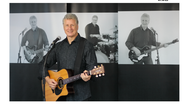 ENRICO NOVI Solo mit dem Sound einer Band