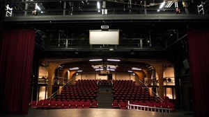 PREMIERE: Constellations