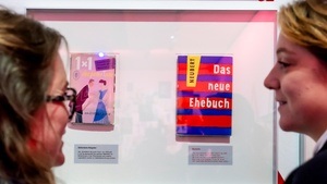 Von Beate Uhse bis #MeToo - Eine feministische Zeitreise 💪 ​