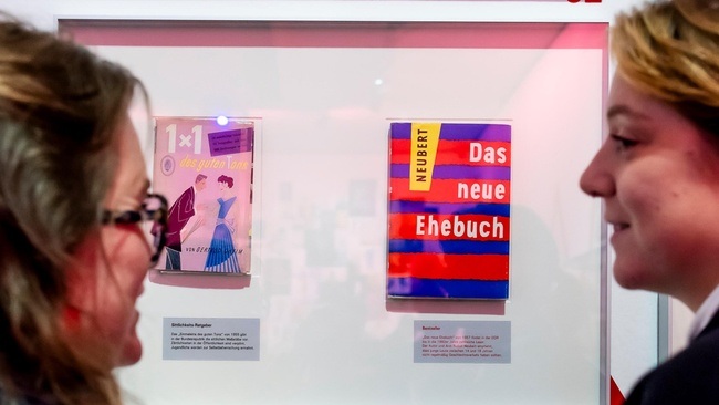 Von Beate Uhse bis #MeToo - Eine feministische Zeitreise 💪 ​