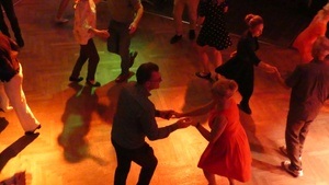 SHINY´S BALLROOM - LOLA SWINGT Live Bigband, Swingtanz & Swing-Tanzkurs