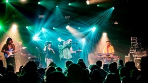 CLUB: Stella & The Longos
