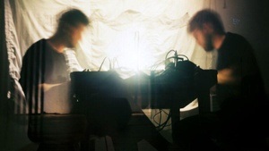 Hörbar: Hermes Hemmnis / Sasha Iliashenko + Junya Fujita