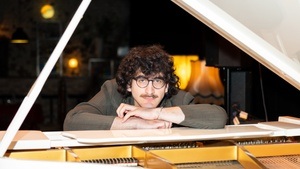 Giorgi Gigashvili & East-West Chamber Orchestra