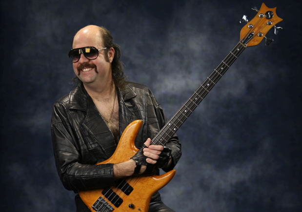 DONNY BENÉT