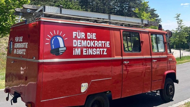 Das Demokratiemobil vor Ort