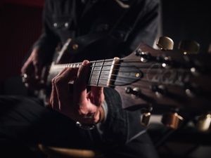 Jesse Redwing & Band