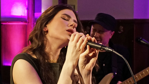 Couch and Konzert - JULIKA ELIZABETH