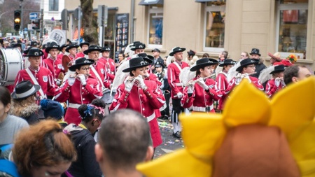 KINDERZUG DES MÄRCHENPRINZEN AM TULPENSONNTAG