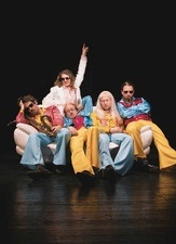 Gankino Circus mit "Ruhm & Ruin"