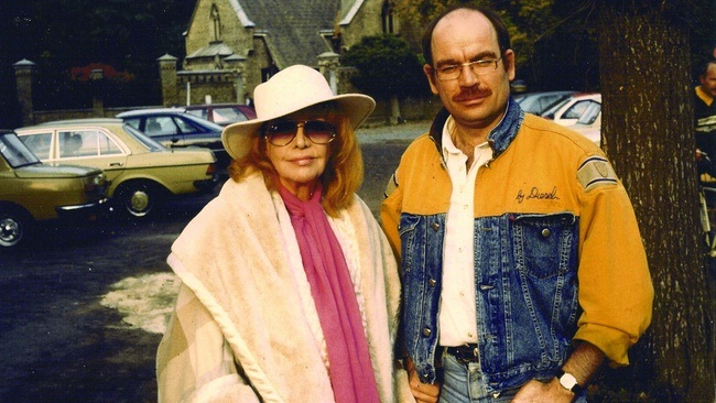 HILDEGARD KNEF – ungeschminkt: Film und Lesung von und mit Eberhard Weißbarth anlässlich ihres  100. Geburtstages