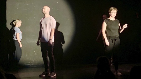 „Into the nowhere“ – Klassisches Theater trifft Improvisation