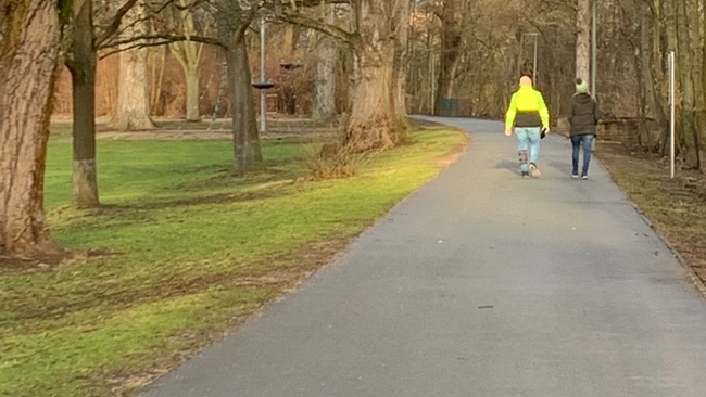 Wenn der Weg unscharf wird, bleibt das Hüpfen von Fleck zu Fleck