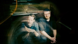 Gisbert zu Knyphausen und Kai Schumacher   --- Lass irre Hunde heulen - Gisbert singt Schubert