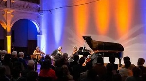 Spielende Insel: "LINEAGES I"