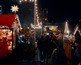 Weihnachtsmarkt auf den Kapuzinerplanken