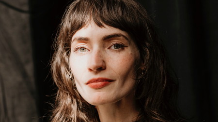 Lesung: Erinnern und Werden mit Lara Rüter, moderiert von Moshtari Hilal