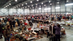 ANTIK- und FLOHMARKT // HALLE MESSE