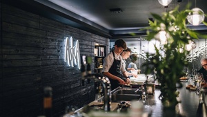 Azubirestaurant im ASKA