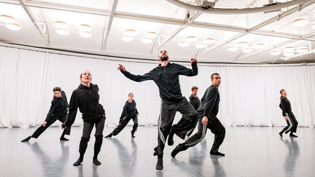 Gauthier Dance//Dance Company Theaterhaus Stuttgart: LUCK / UNLUCK