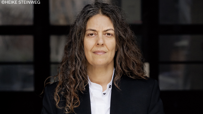 IM HERZEN DER KATZE. Jina Khayyer liest aus ihrem literarischen Debüt