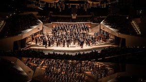 Rundfunk-Sinfonieorchester Berlin: Leonard Slatkin dirigiert Bernstein, McTee, Barber und Copland