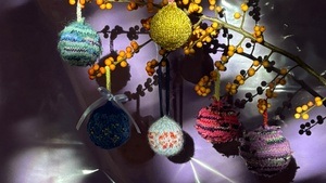 Weihnachtskugeln stricken beim BOUFFE NOËL