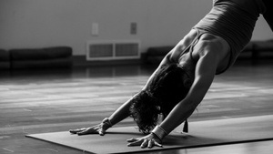 Yoga auf dem Stuhl