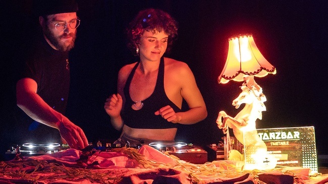 Tanzbar w/Rotes Rauschen