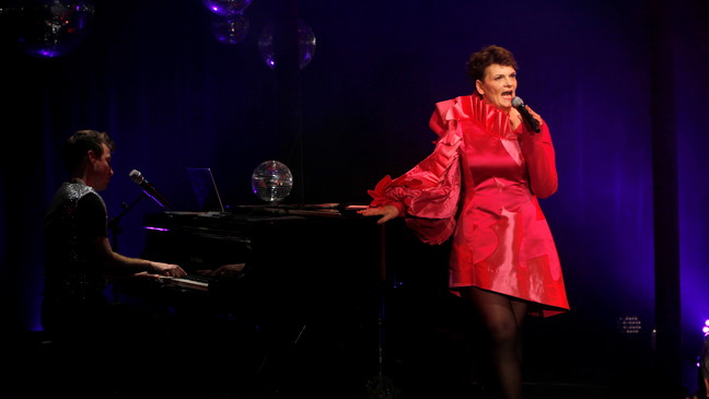 Gayle Tufts | Please, don`t stop the music!