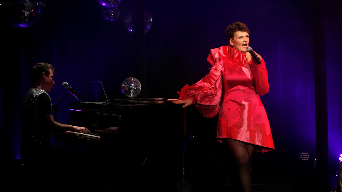 Gayle Tufts | Please, don`t stop the music!