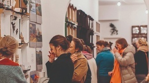 Kunst im Karton 2025  - Erlesene Kunstwerke im Kleinformat