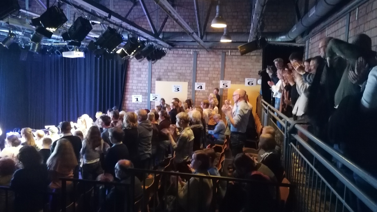 Anna Piechotta - Zu viel Emotionen - Musikkabarett