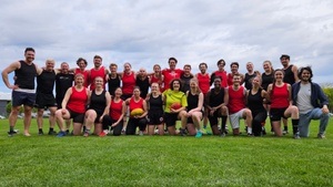 Come 'n Try Aussie Rules Football/Komm und probier doch mal Australian Football aus!