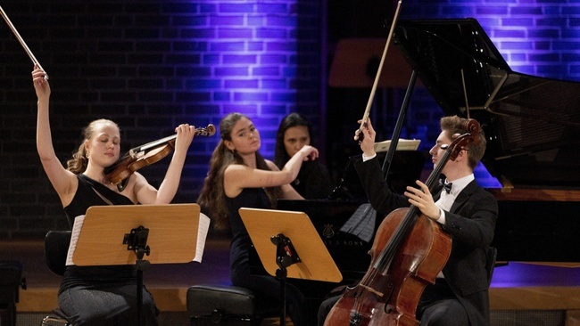 Mit feinem Gespür für Ausdruck und Nuancen interpretiert das Trio Capriccio  Werke von Haydn, Smetana und Schubert