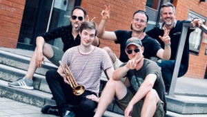 Live Musik: SKAMPI Band in der Rathauspassage