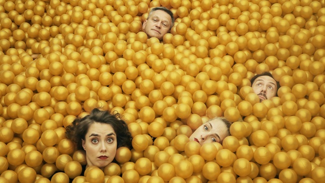 Chaos Royal & Die Gorillas: Das theatrale Osterduell