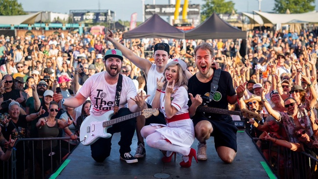 BLINK-182 TRIBUTE  - Europe's biggest Blink-182 Tribute band// Support: AVRIL LAVIGNE TRIBUTE „X-MAS AFTER-PARTY & NEW YEAR´S PRE-PARTY“