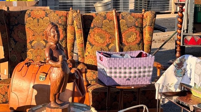 Düsseldorfer Flohmarkt am Blumengroßmarkt