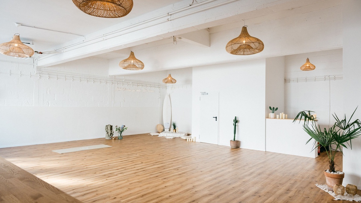 Flow Girl Gang – Yoga & Journaling für Mädchen (10–16 Jahre)