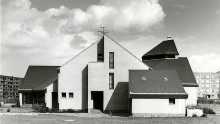 Zwischen Kirchturm und Platte. Zwei Gemeinden in der sozialistischen Großwohnsiedlung