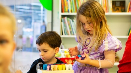 Freundschaft entdecken: Vorlese- und Bastelangebot