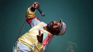 Simon Pearce mit "Funny Bones"